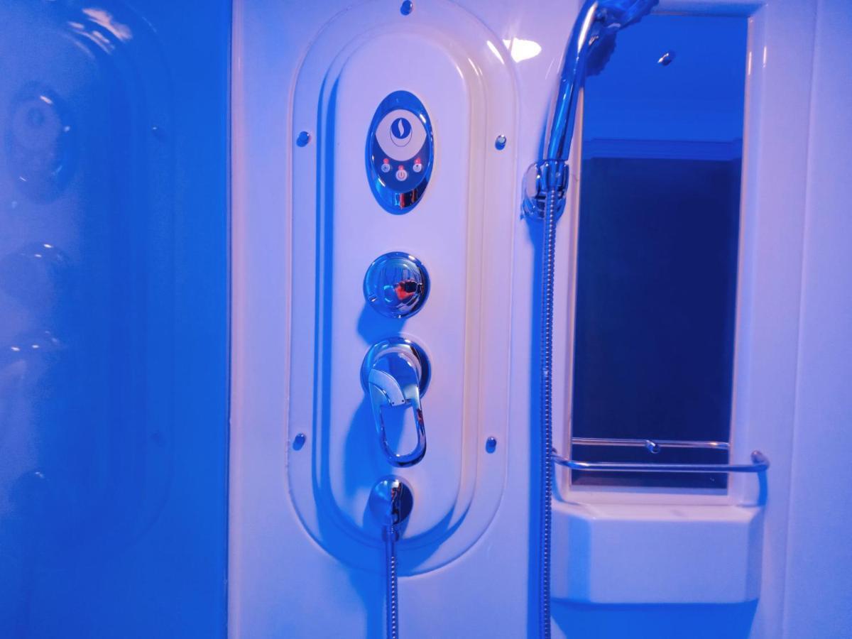 8Hostel Manila Kültér fotó